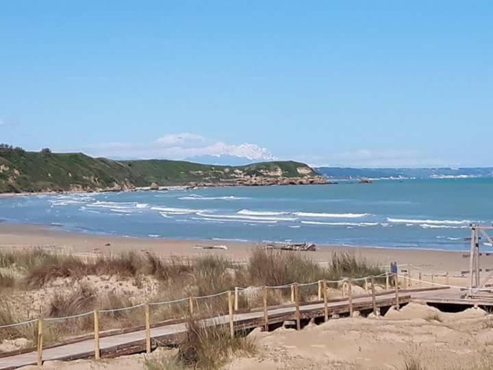 L'Angolo Di Nina Vasto Luaran gambar